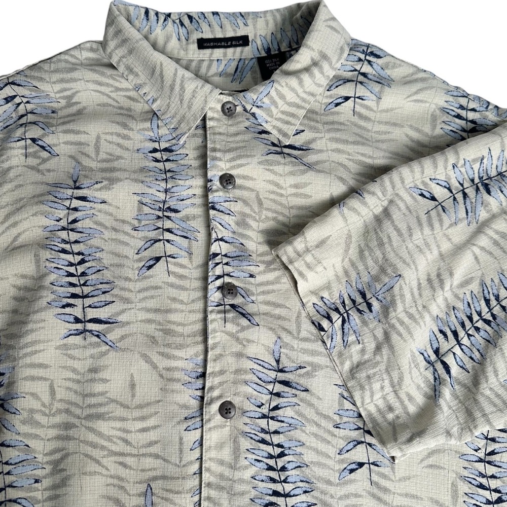 IZOD Golf Shirt Mens Large Tan Blue 100% Washable Silk Tropical Leaf Button Down